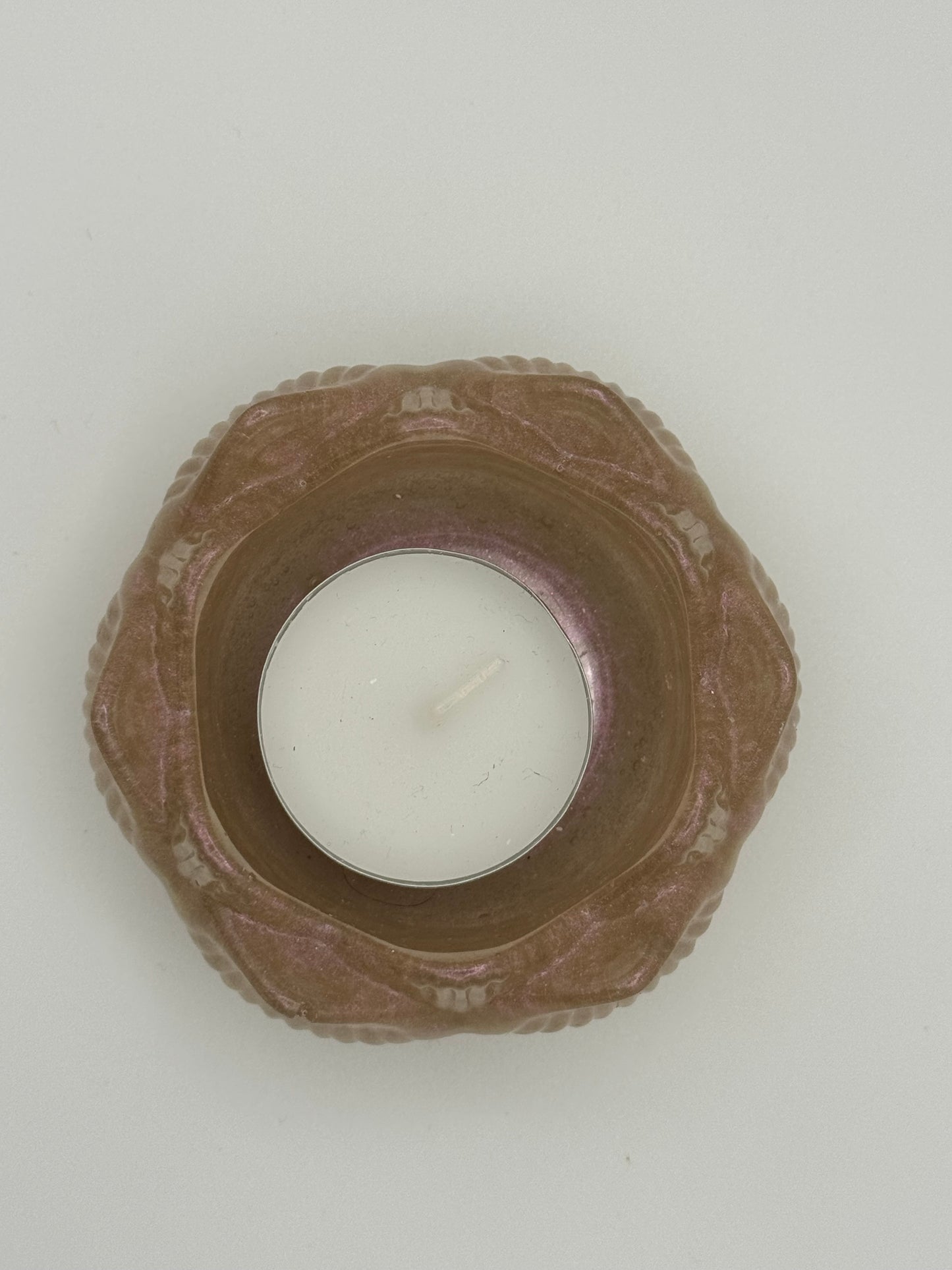 Gold resin flower tealight holder