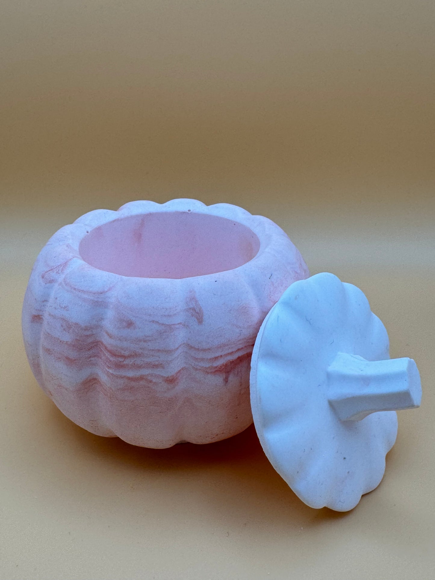 Resincrete pumpkin pot