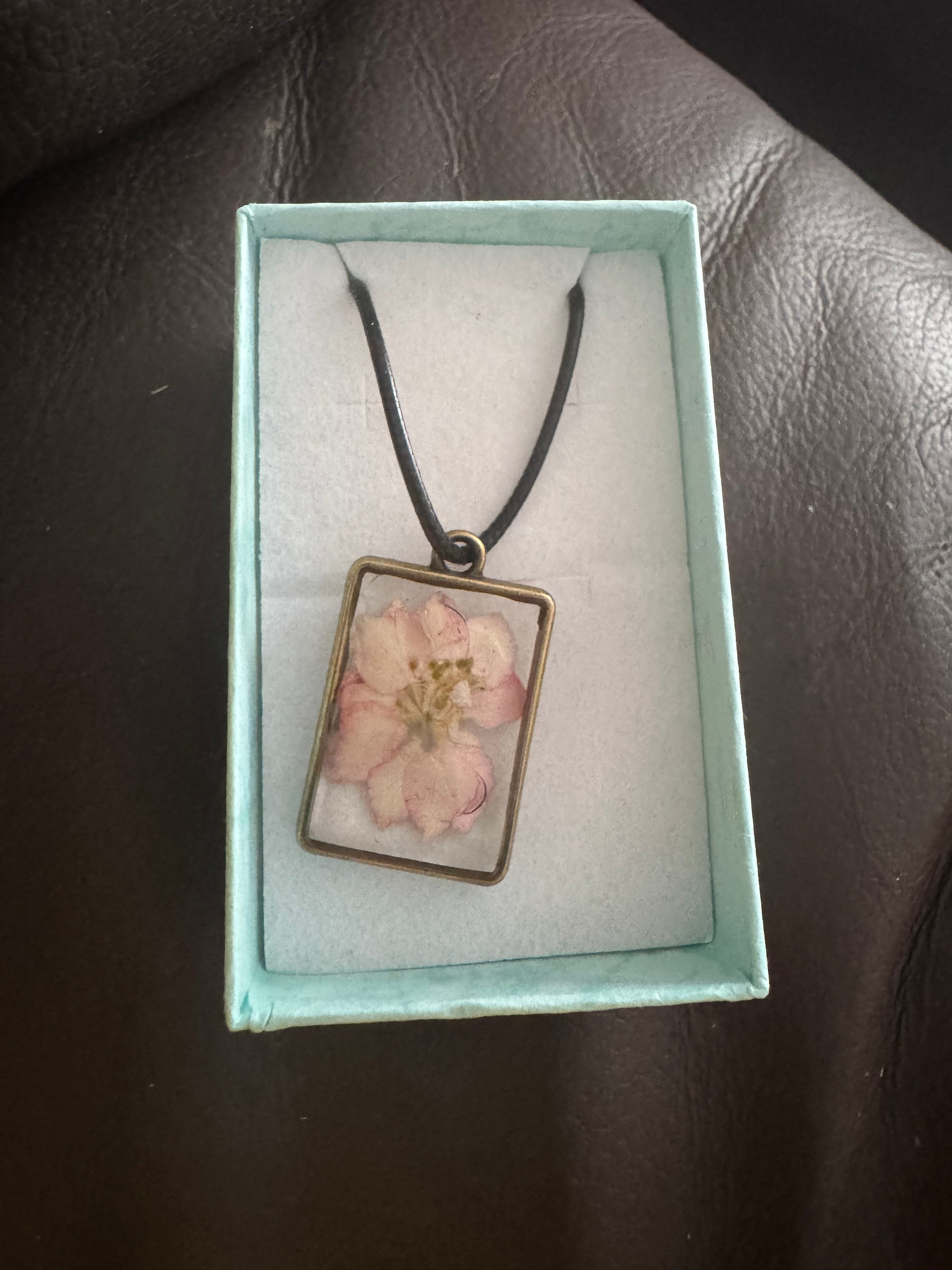 Resin pendant necklaces