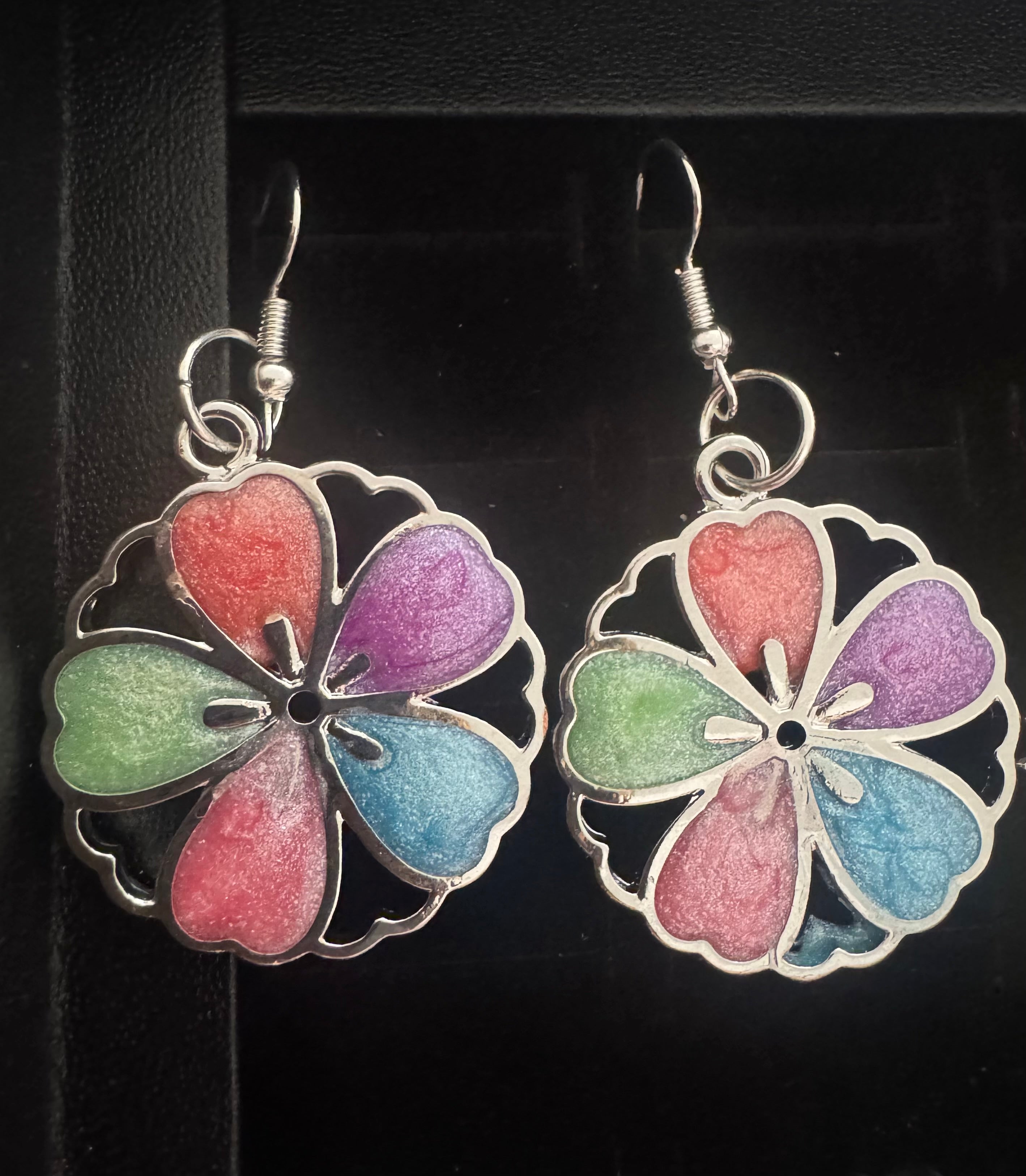 Flower shaped resin earrings