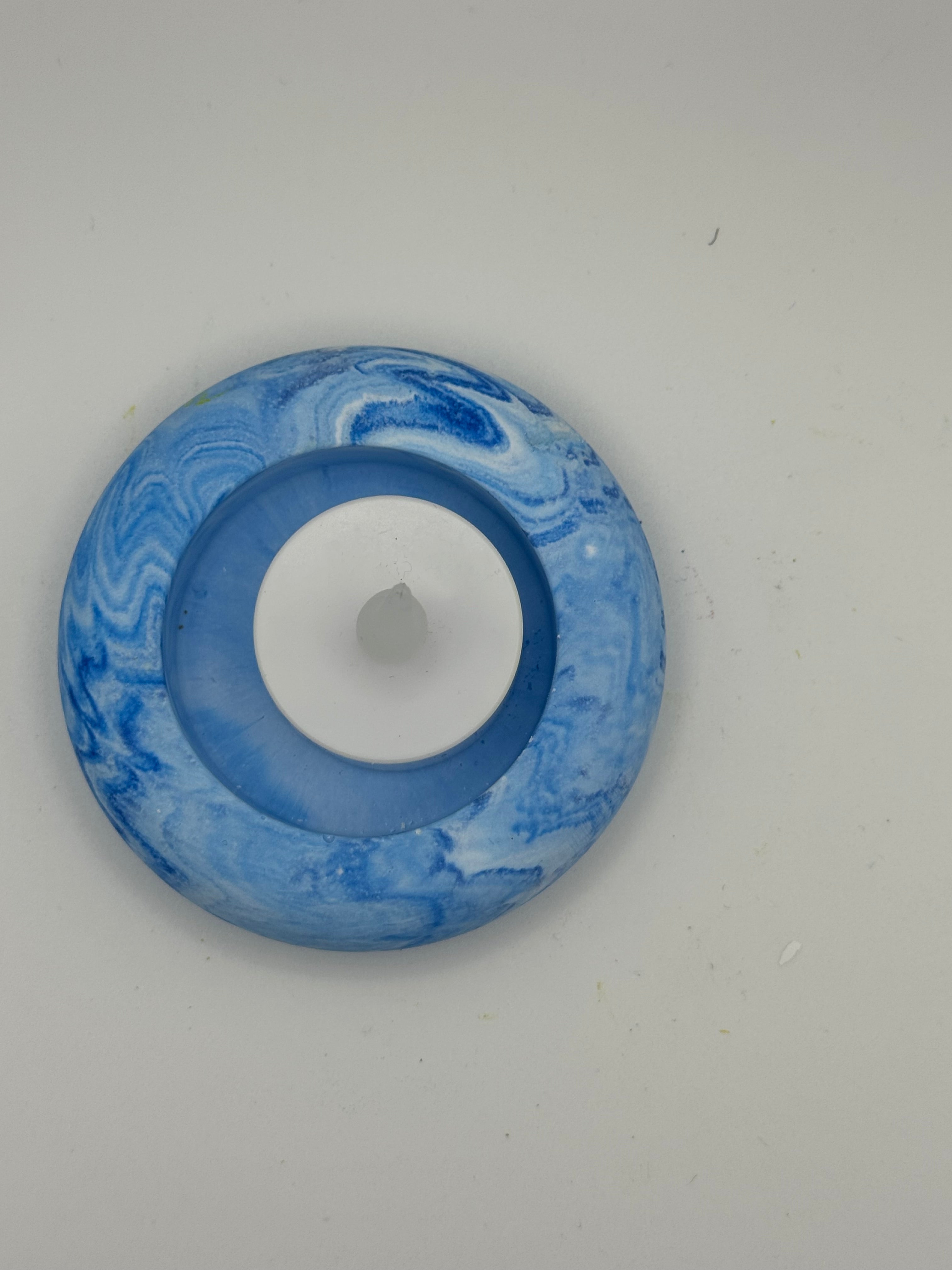 Tea light holder