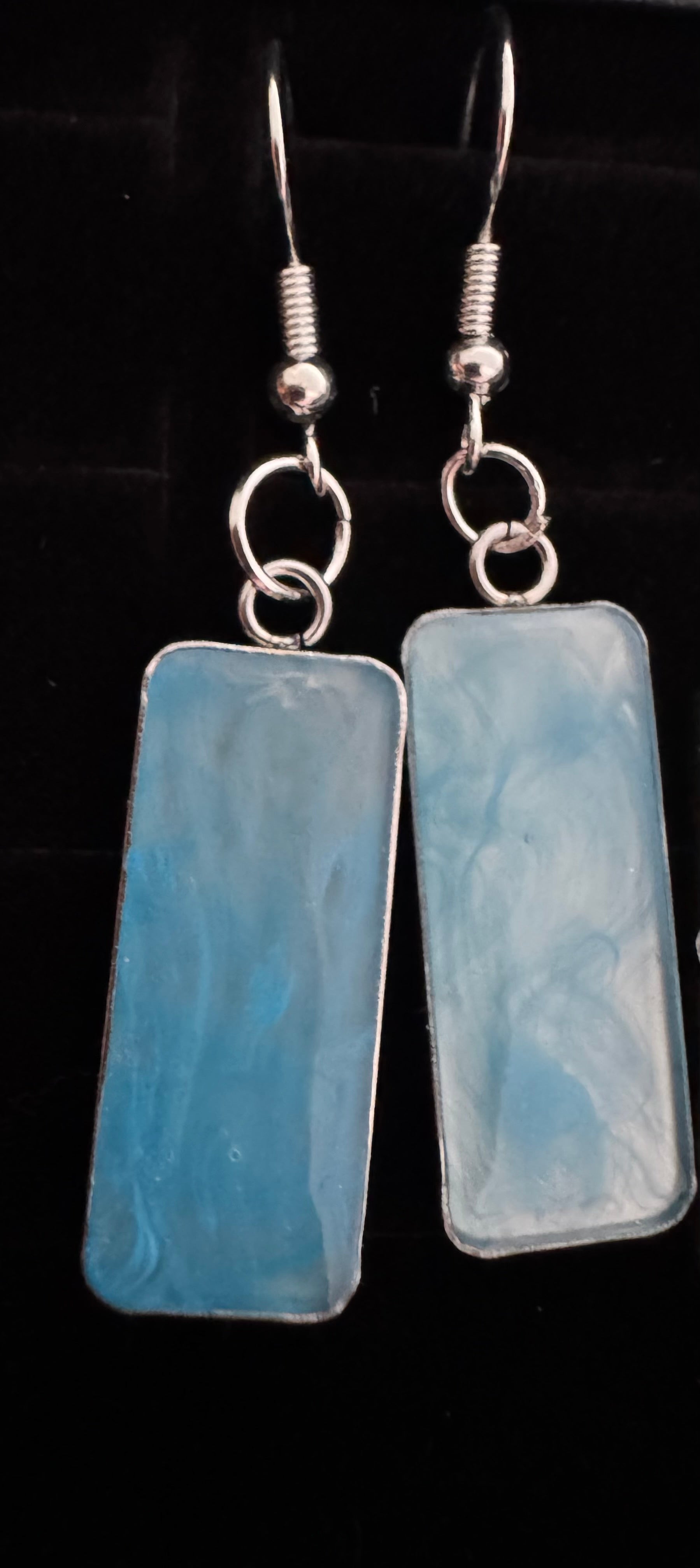 Pendant coloured earrings