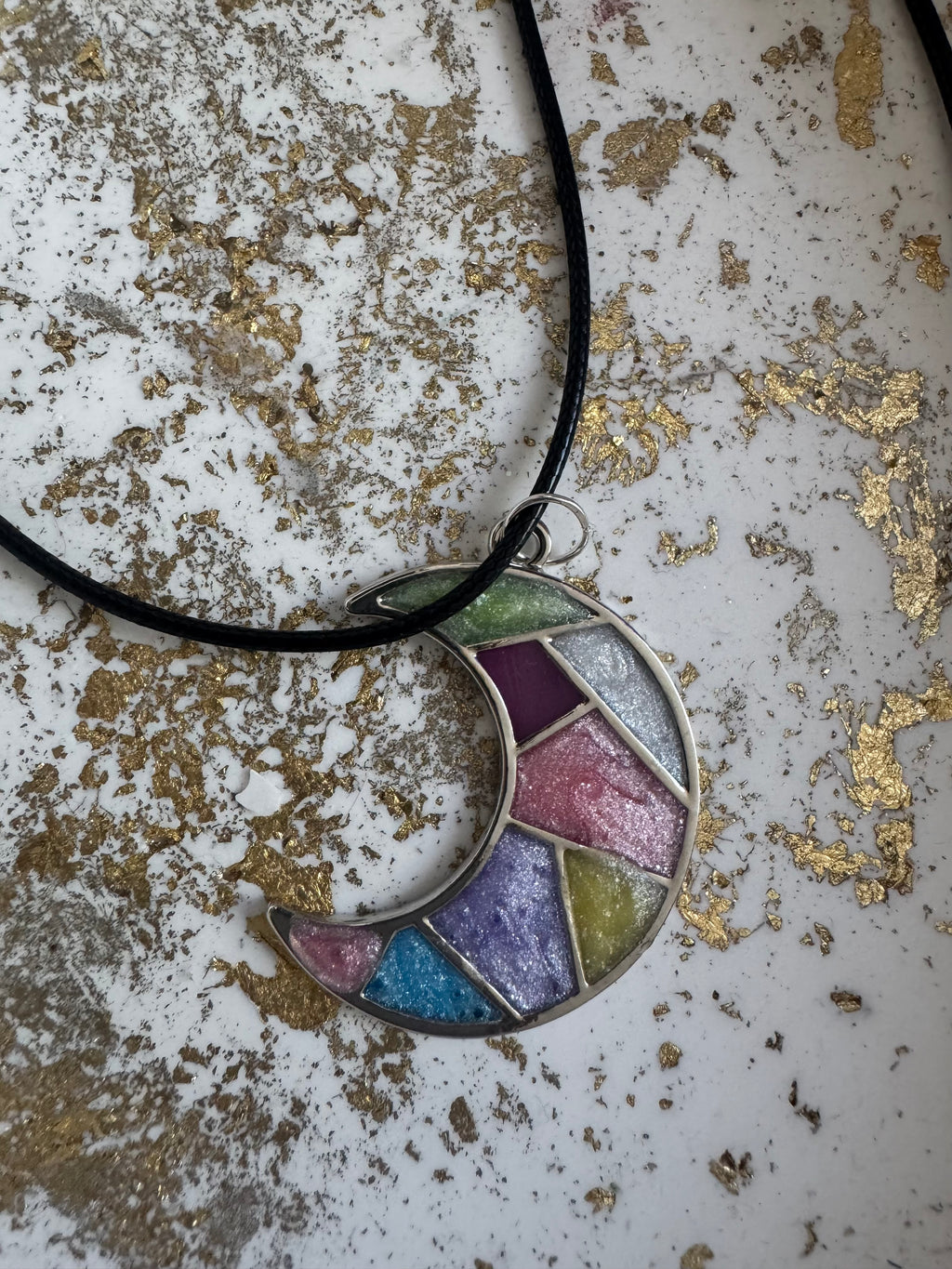 Multicoloured moon shaped bezel necklace