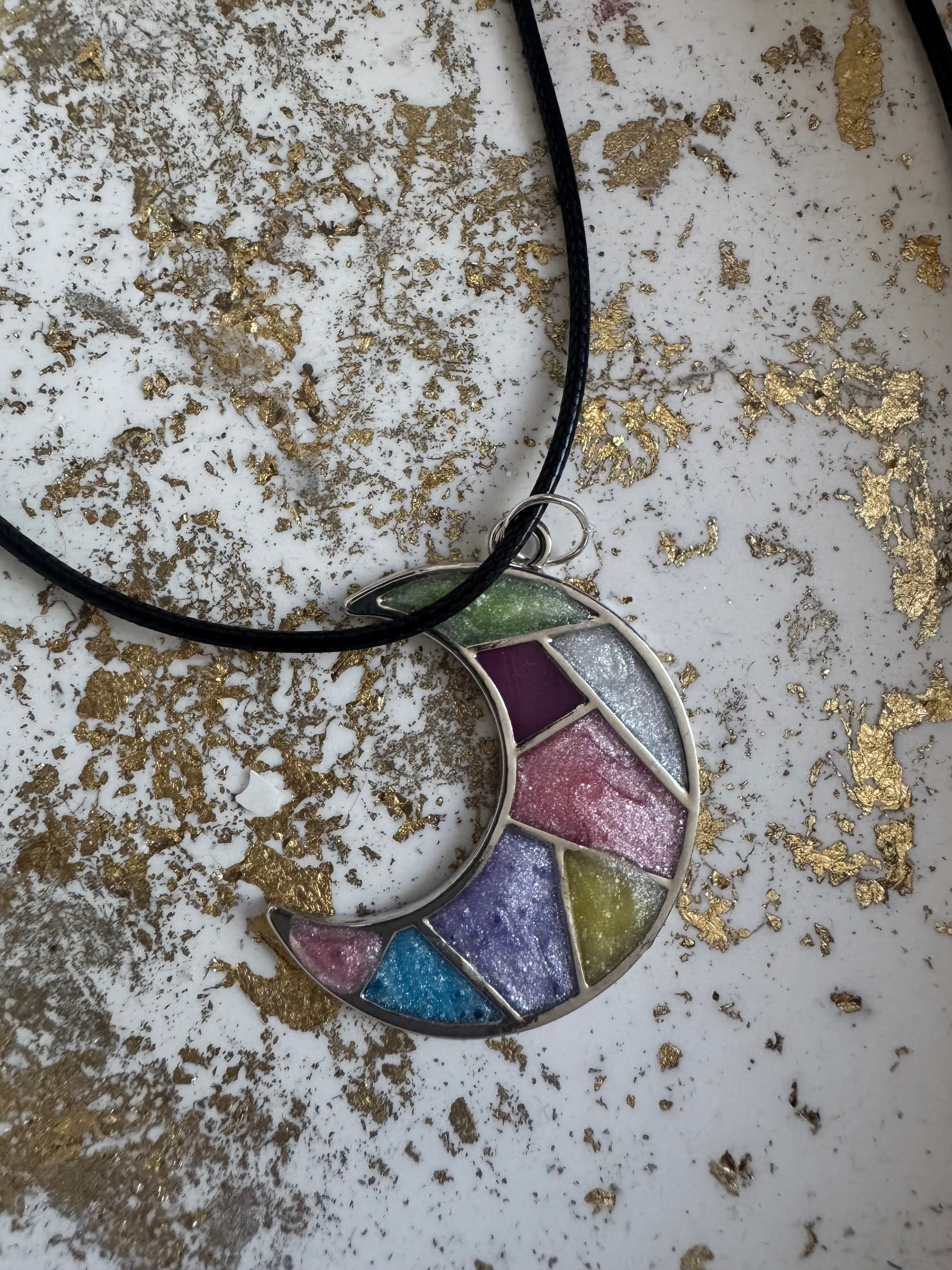 Multicoloured moon shaped bezel necklace