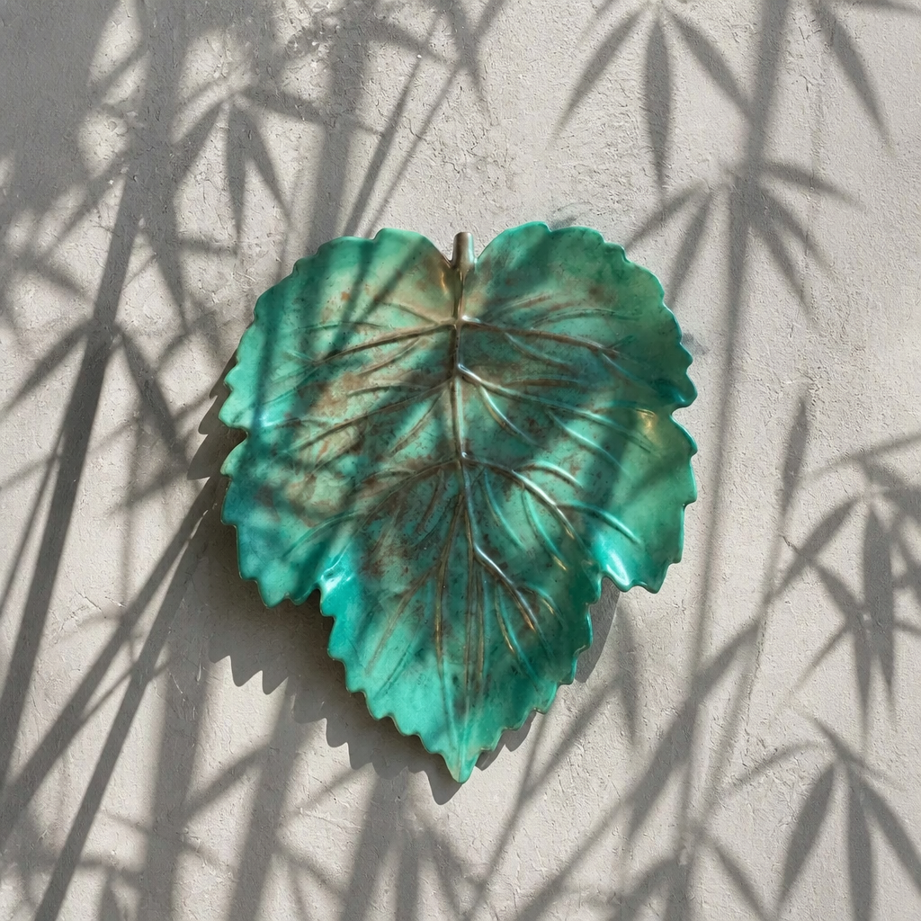 Large resin leaf trinket tray