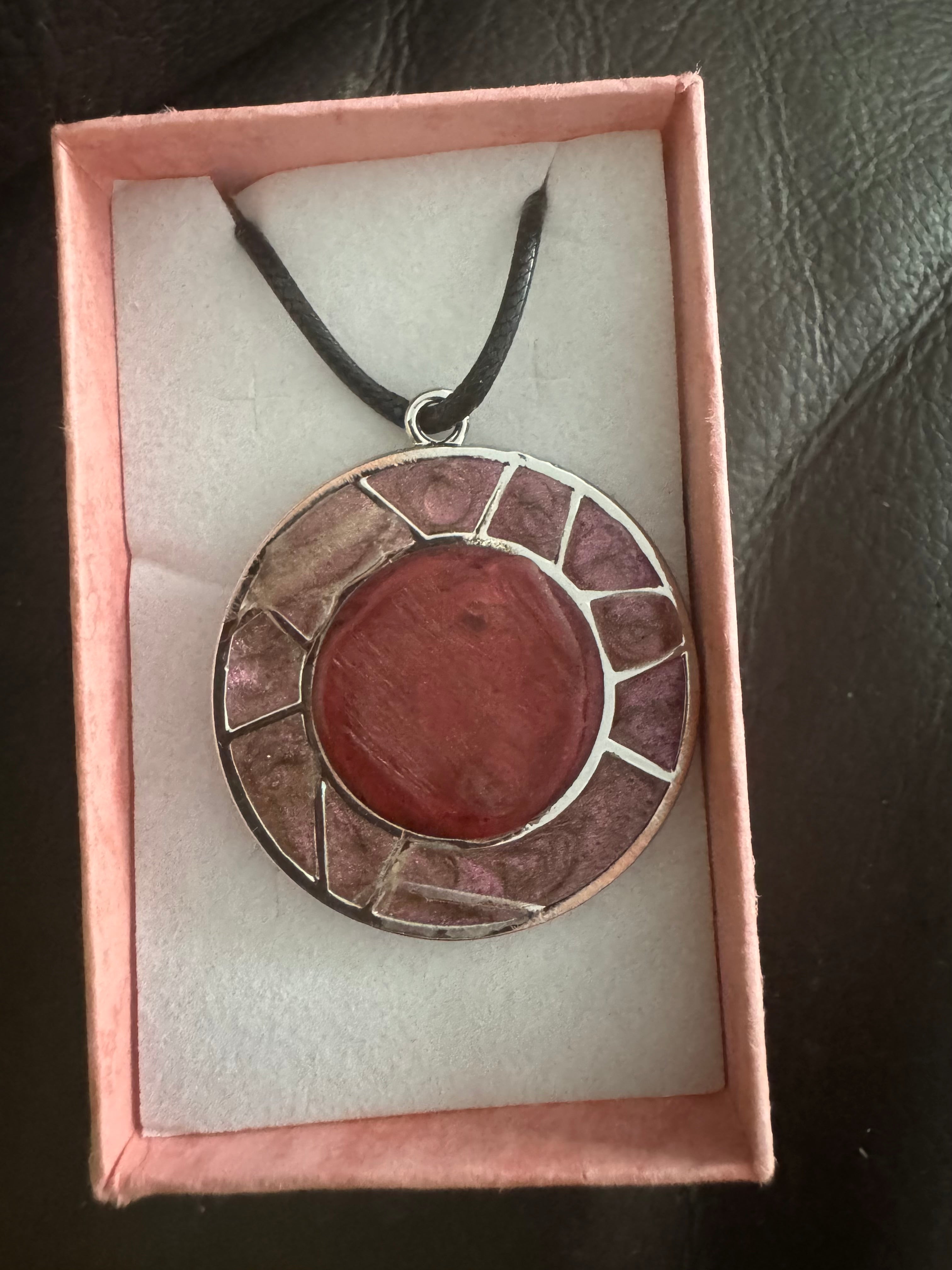 Resin pendant necklaces