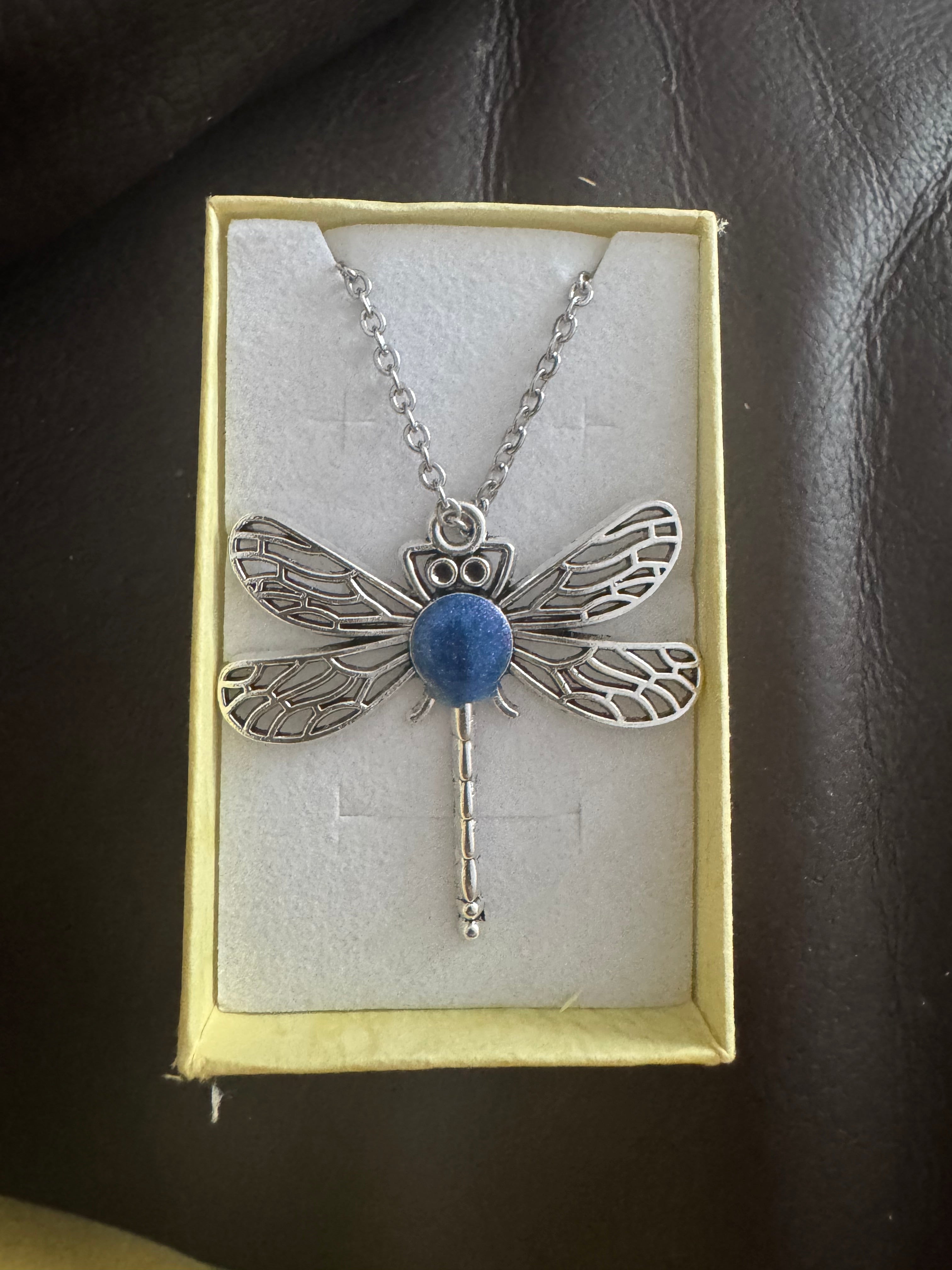 Resin pendant necklaces