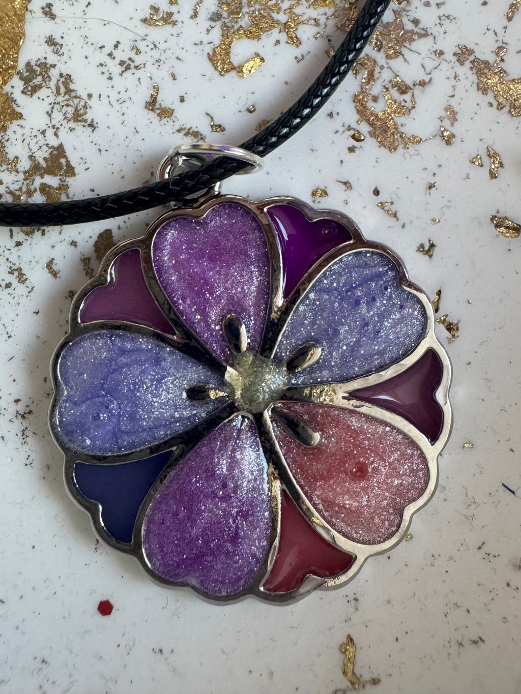 Flower bezel necklace