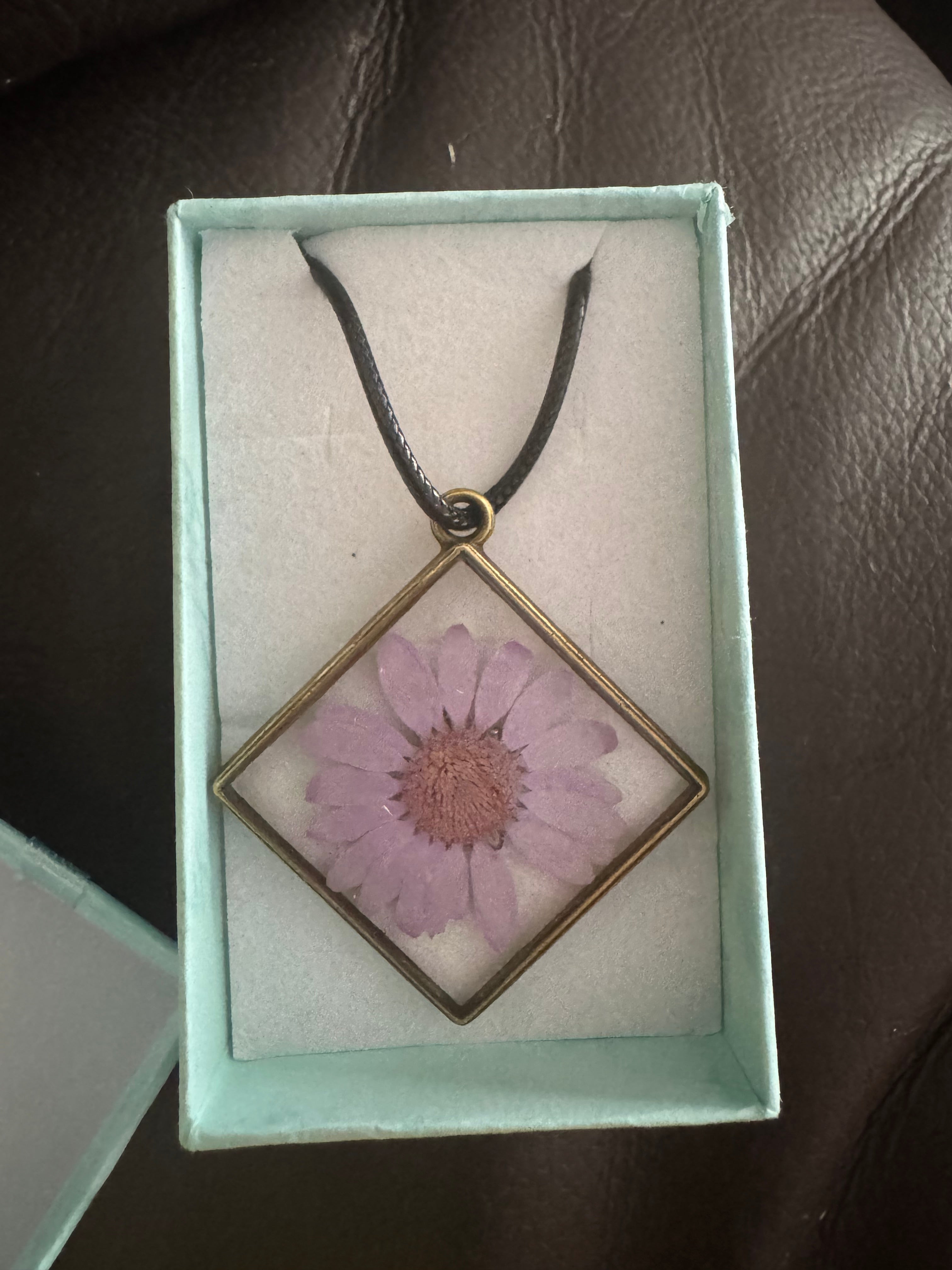 Resin pendant necklaces