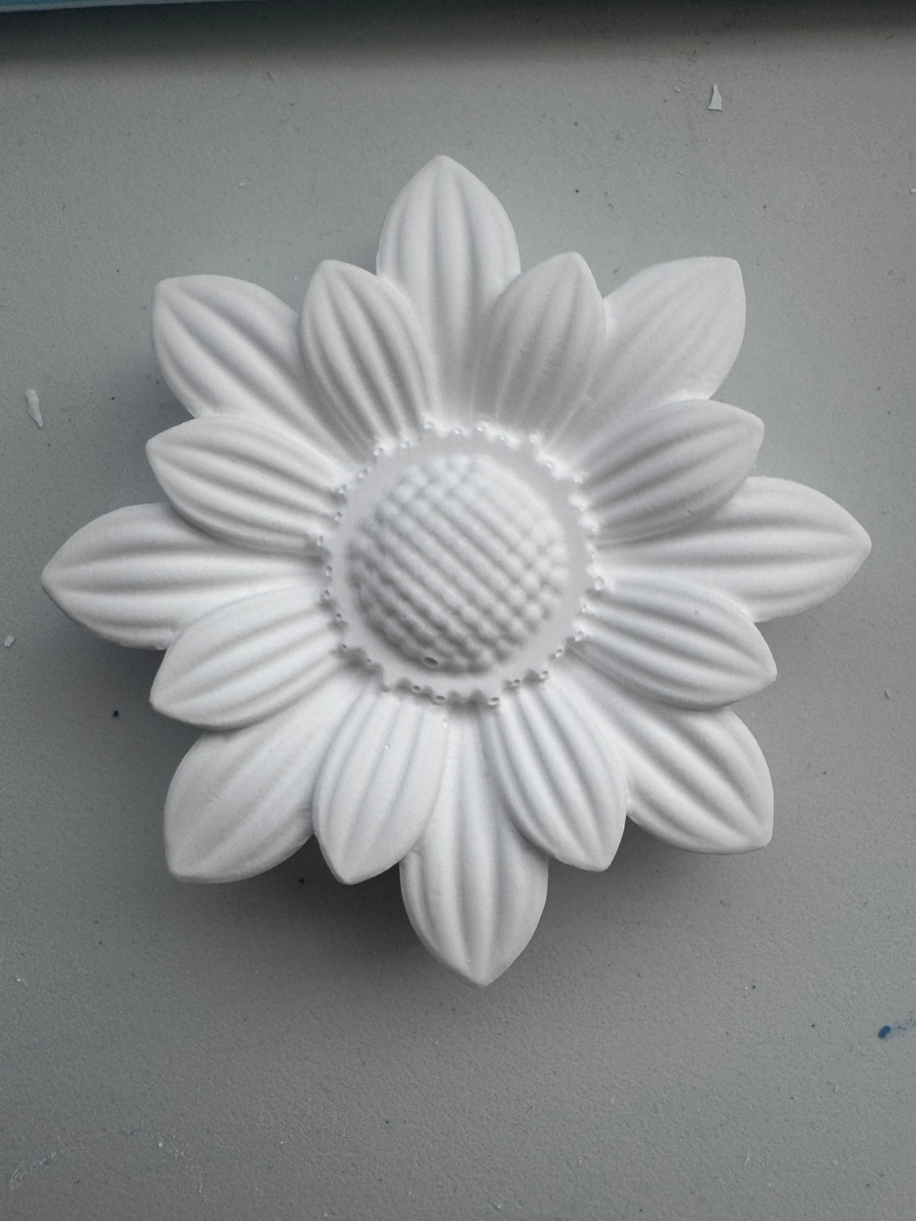 Paint your own party favours