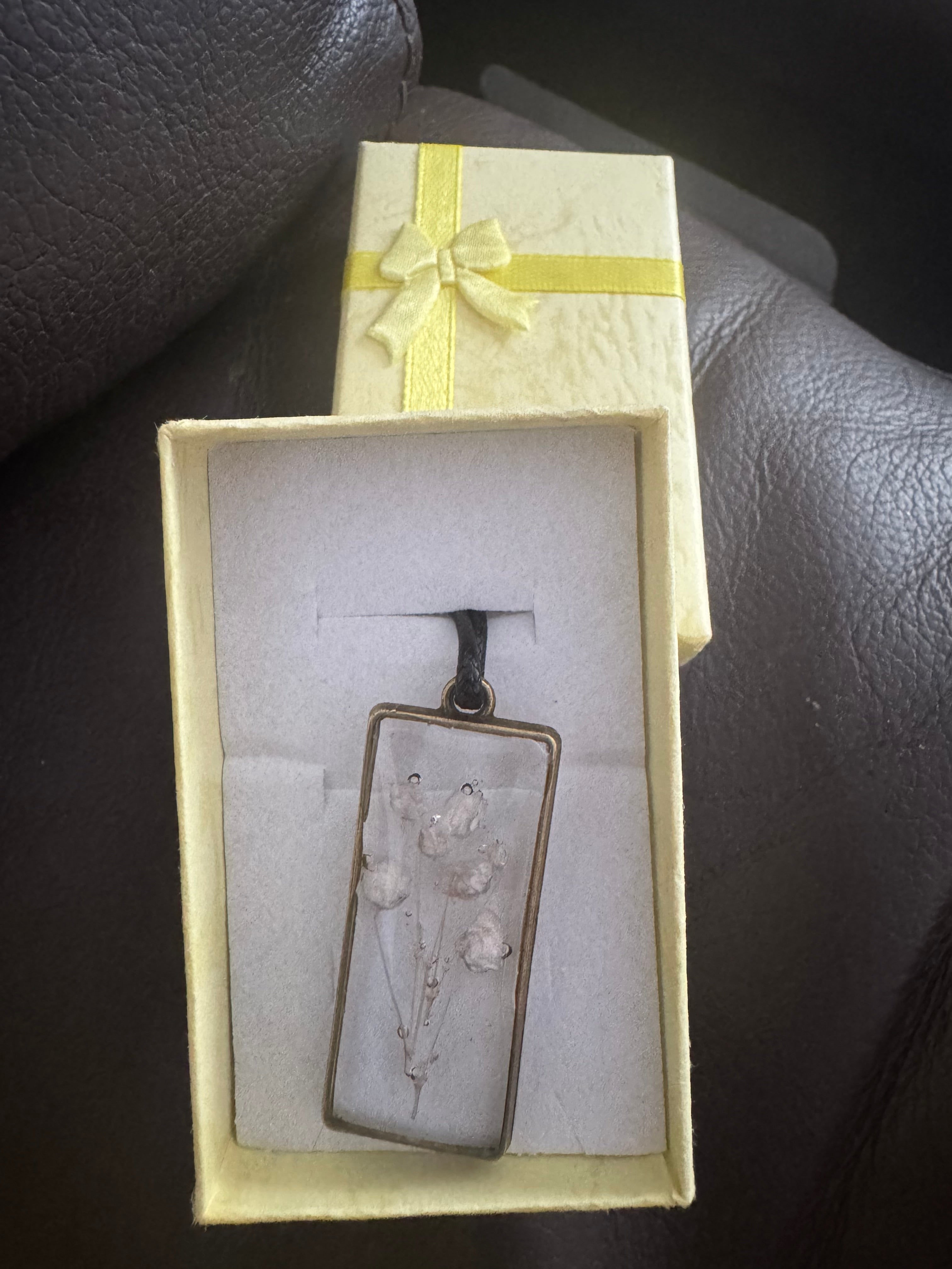 Resin pendant necklaces