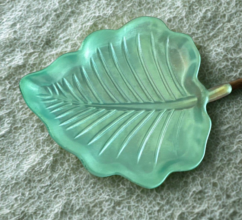 Green leaf trinket dish