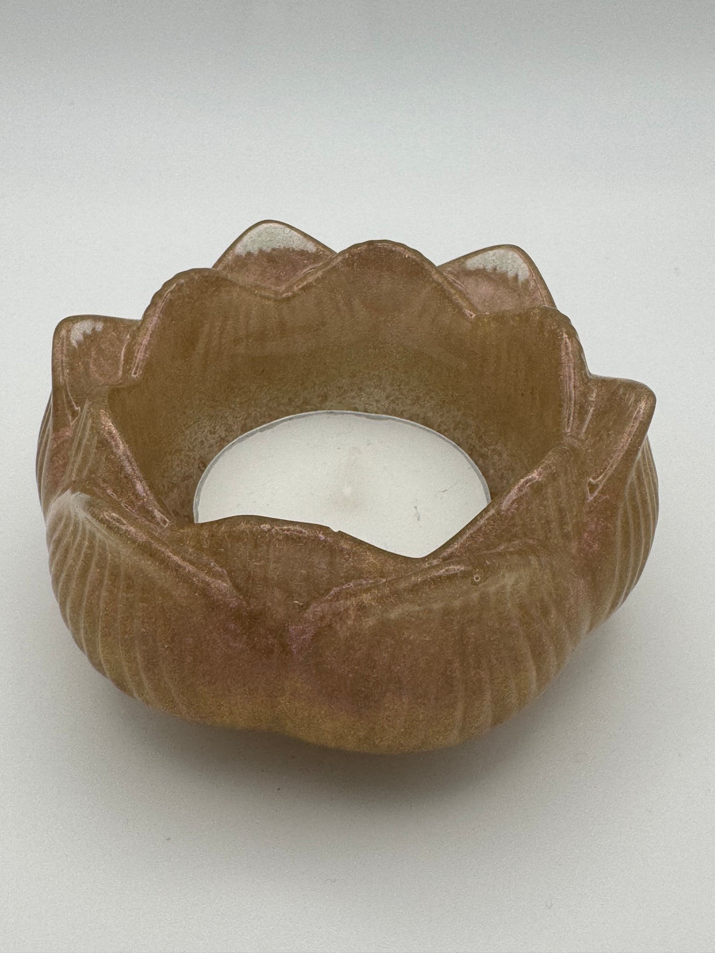 Gold resin flower tealight holder