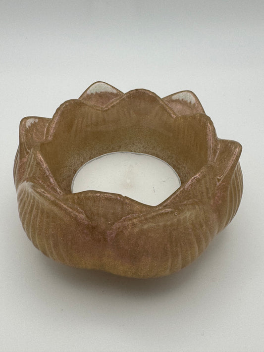 Gold resin flower tealight holder