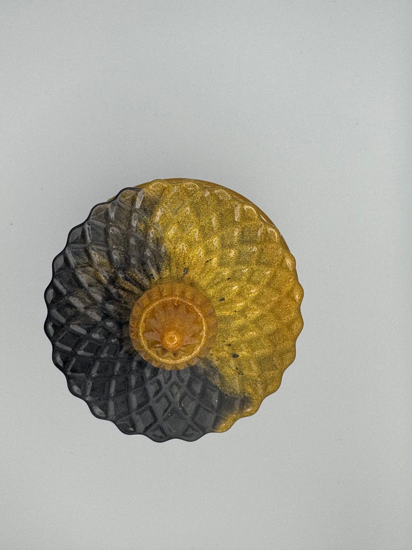 Black and Gold diamond patterned pot with lid