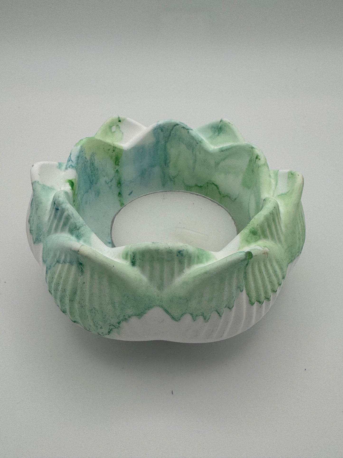 Green and white marbled tealight holder