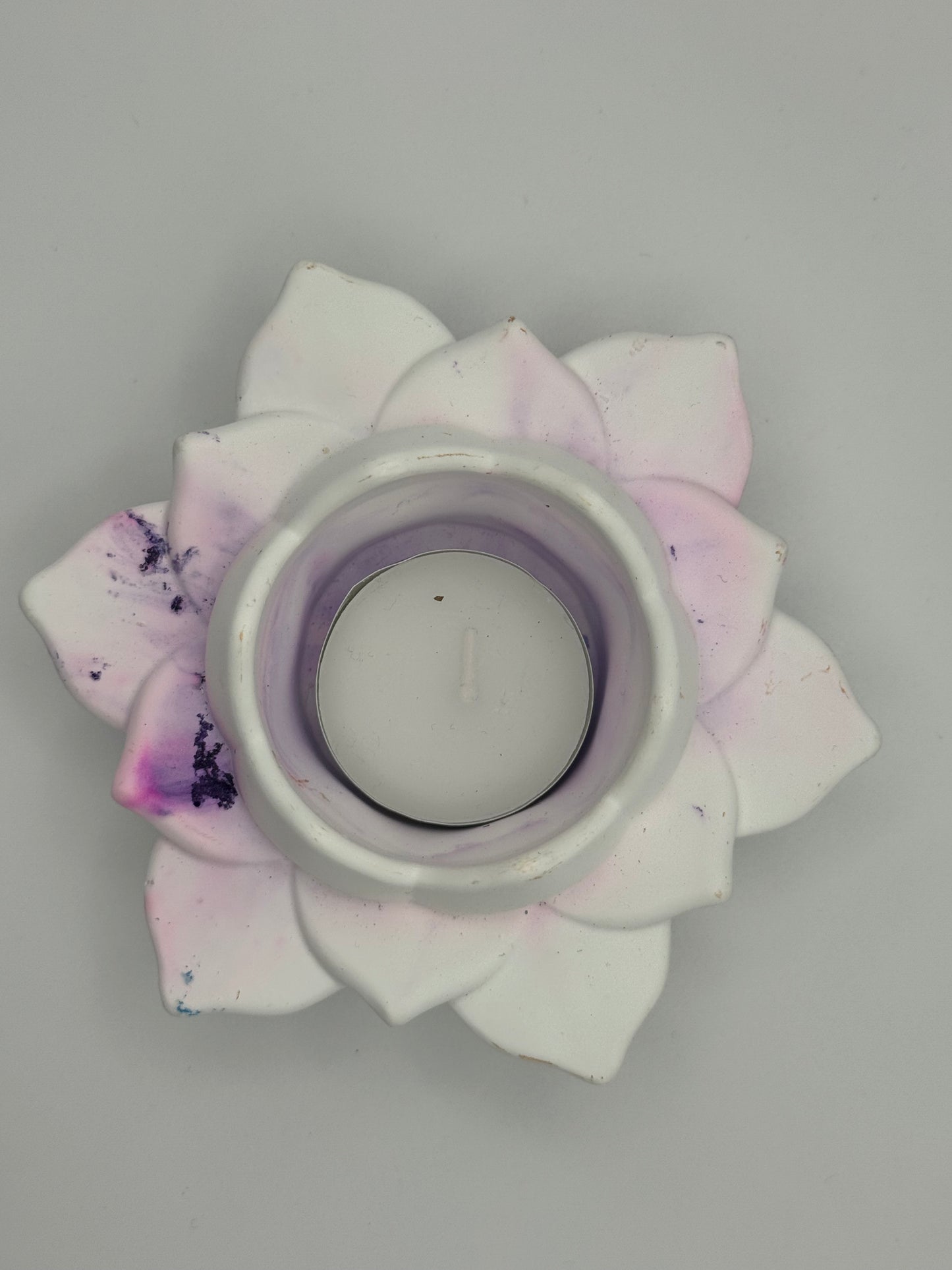 White and purple marbled, resincrete lotus flower tealight holder